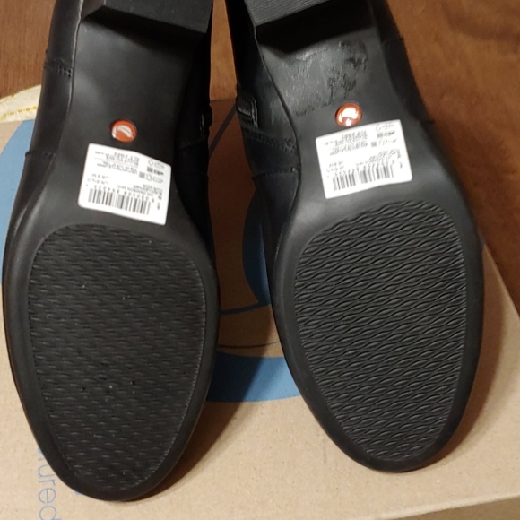 Clarks NWT Un Damson Mid Boots - Picture 7 of 8